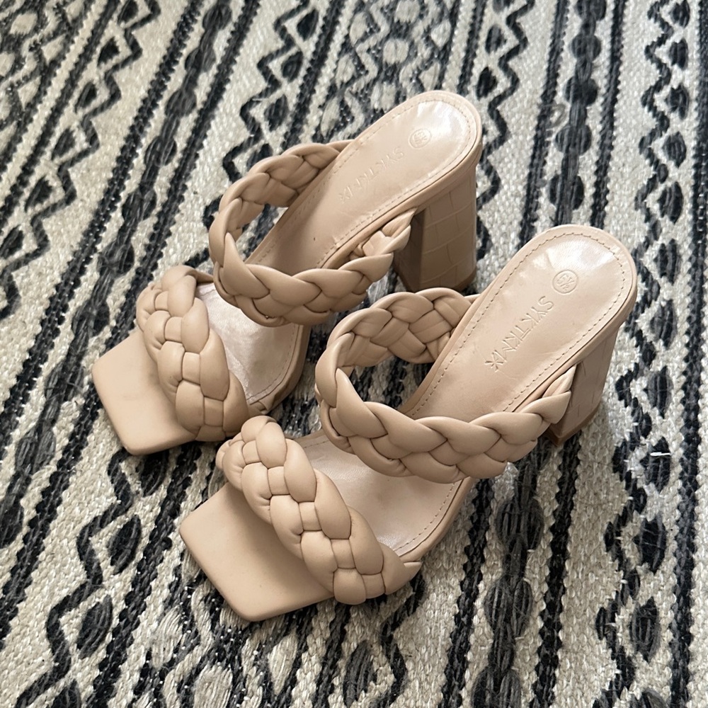 Stylish Tan Braided Heeled Sandals